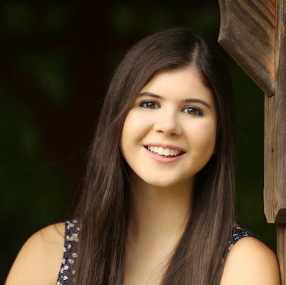 Meet your Posher, Aviva - Picture 1 of 1